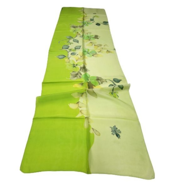 Silk Handpainted Rectangular Scarf in a two tone Green with a floral motif - NEW - Picture 1 of 7